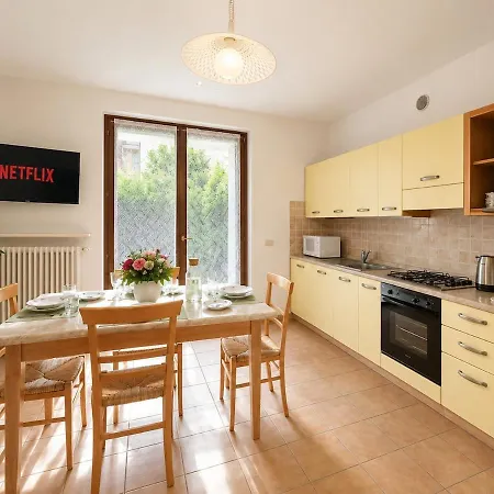 Oleander Garda House,