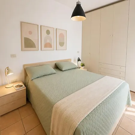 Oleander Garda House,